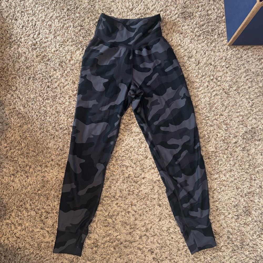 Camouflage High-Waisted Old Navy Joggers